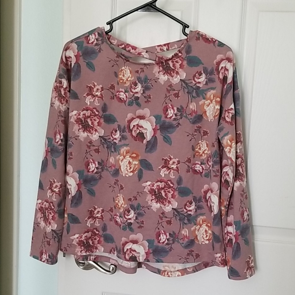 Shirt - Picture 1 of 3